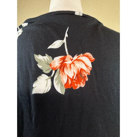 Shein Curve 2XL Black & Floral print v-neck women's top blouse flowing bottom - Picture 4 of 11